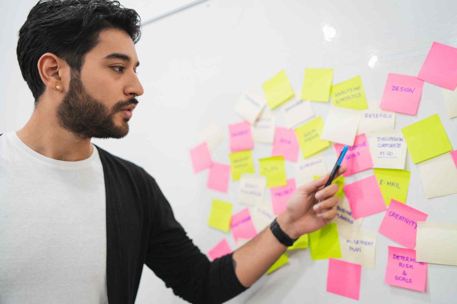 creative people meeting at office and use post it pyk7h59.jpg