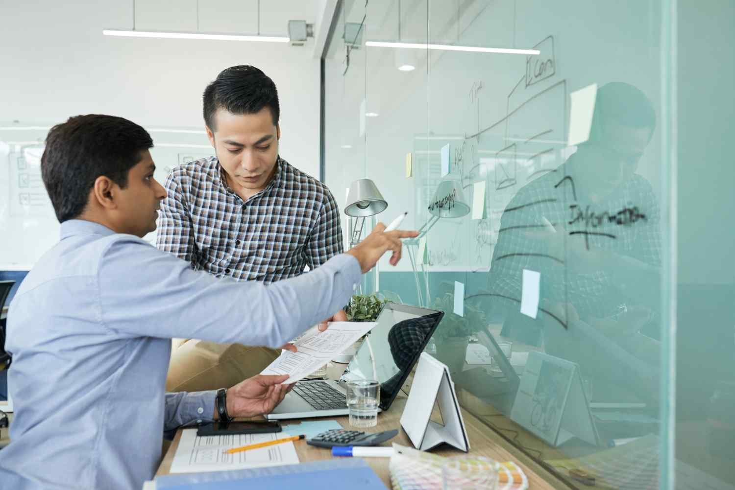 ux and ui designers working on project mmlxu7w.jpg